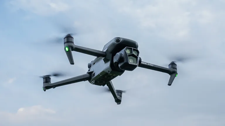 Ağırlığı kısıtlamalar getiren en çok yönlü tüketici dronu. Drone’un ön