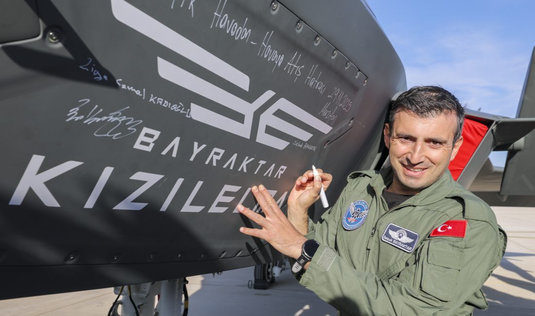 BAYRAKTAR KIZILELMA HAVA-HAVAFÜZESİYLE HEDEFİ VURDU! Baykar tarafından milli ve özgün